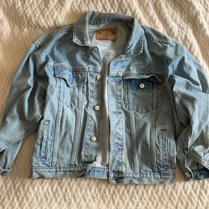 GAP jean jacket. Light wash.